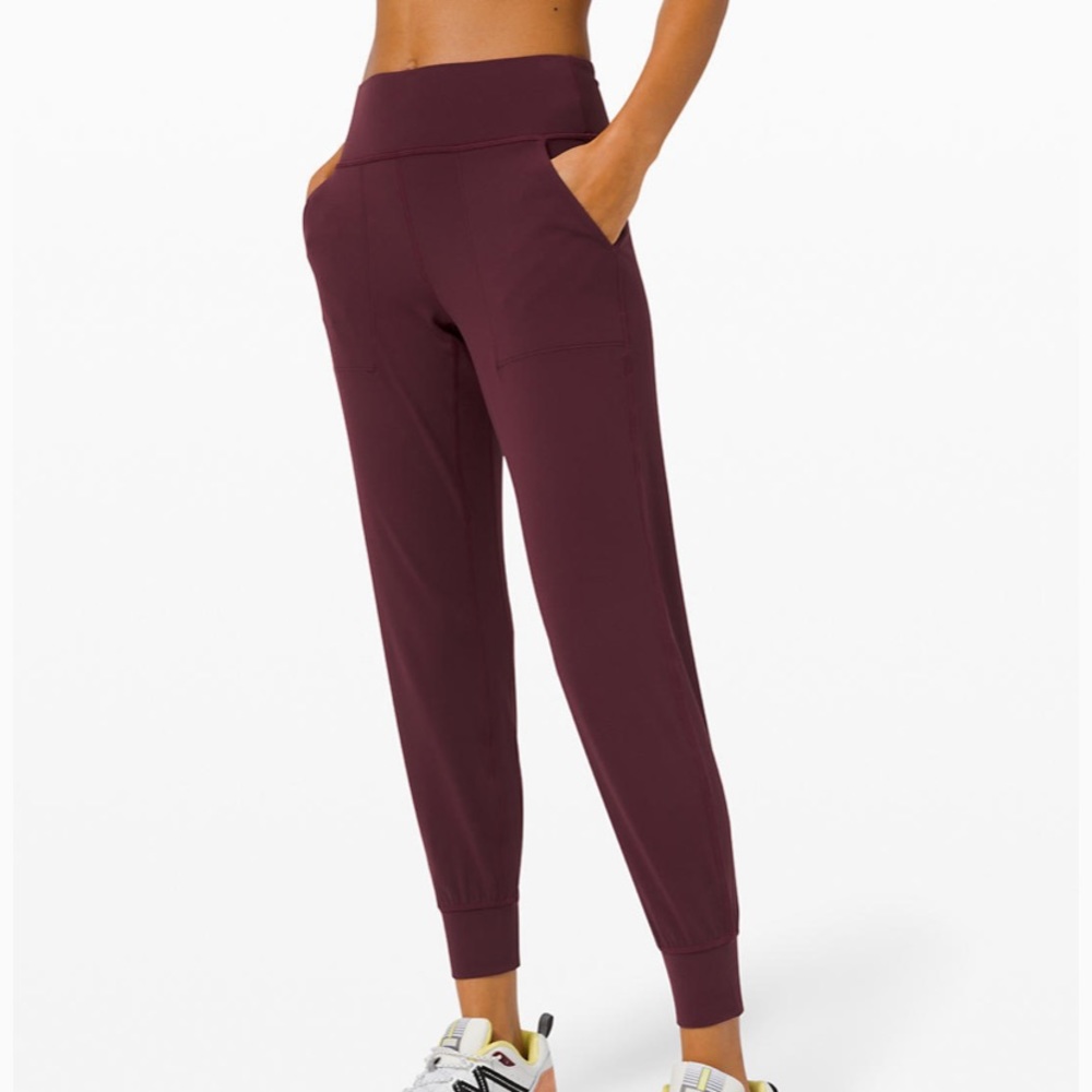 Lululemon align joggers in BLACK!